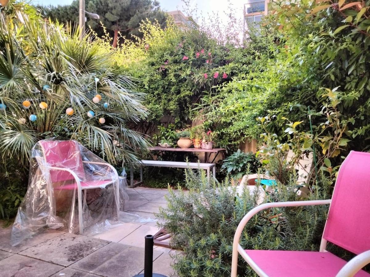 Near Croisette Garden Pool *
