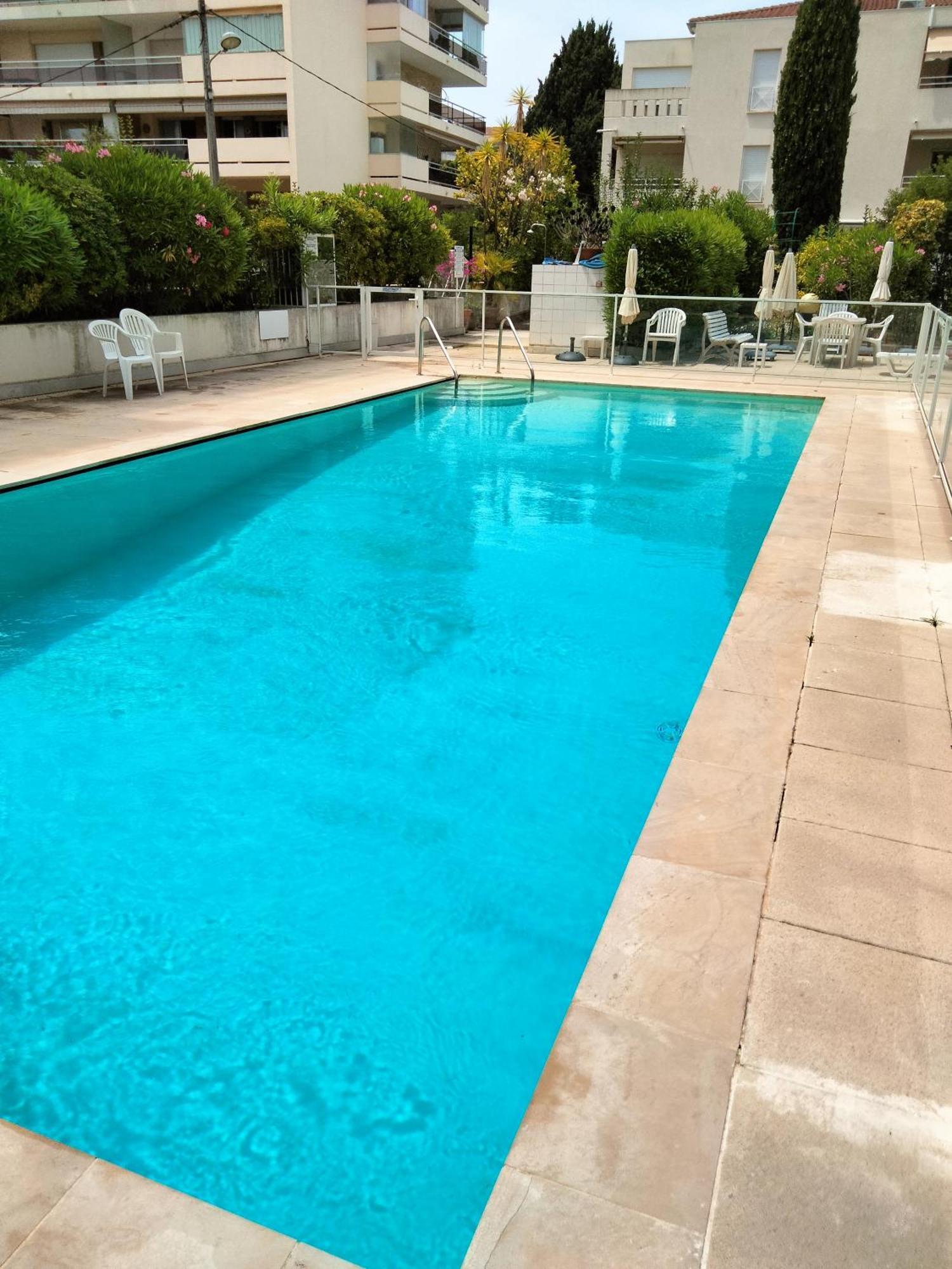 Near Croisette Garden Pool Cannes